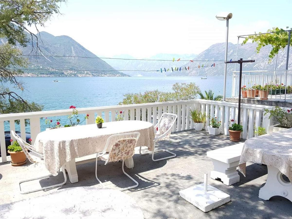 Montenegro Apartments - Private Beach Котор Екстер'єр фото