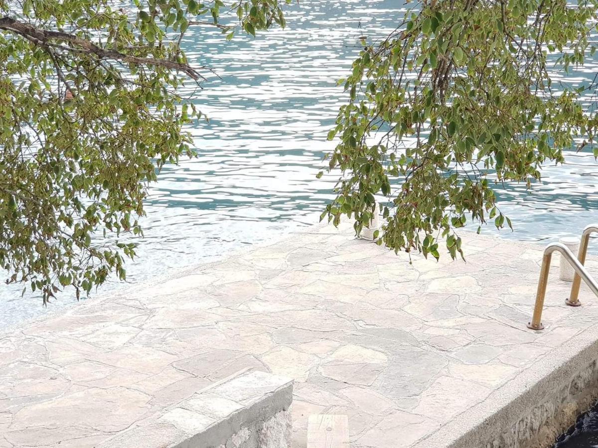 Montenegro Apartments - Private Beach Котор Екстер'єр фото