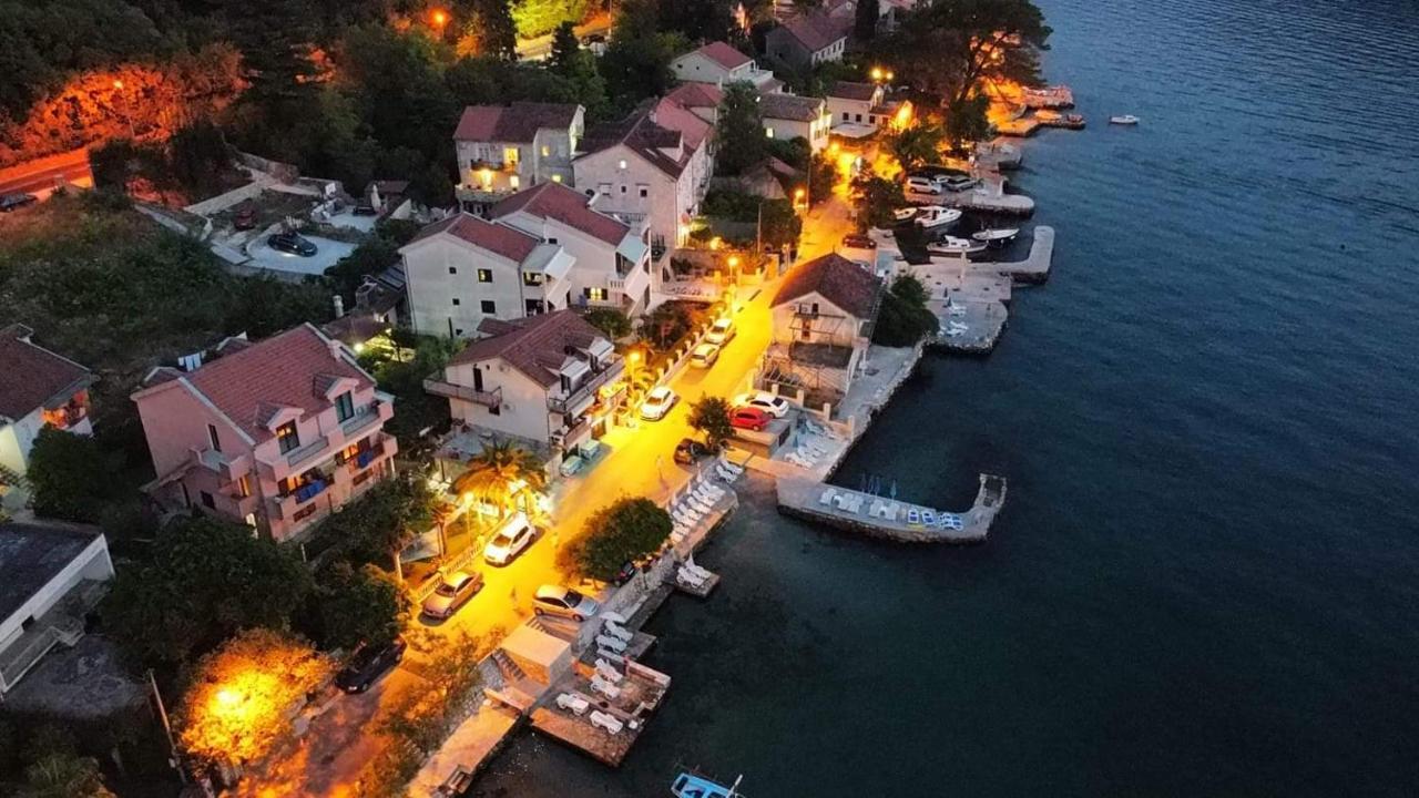 Montenegro Apartments - Private Beach Котор Екстер'єр фото