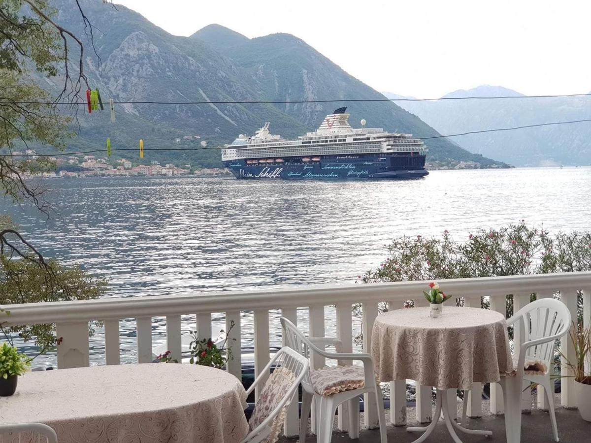 Montenegro Apartments - Private Beach Котор Екстер'єр фото