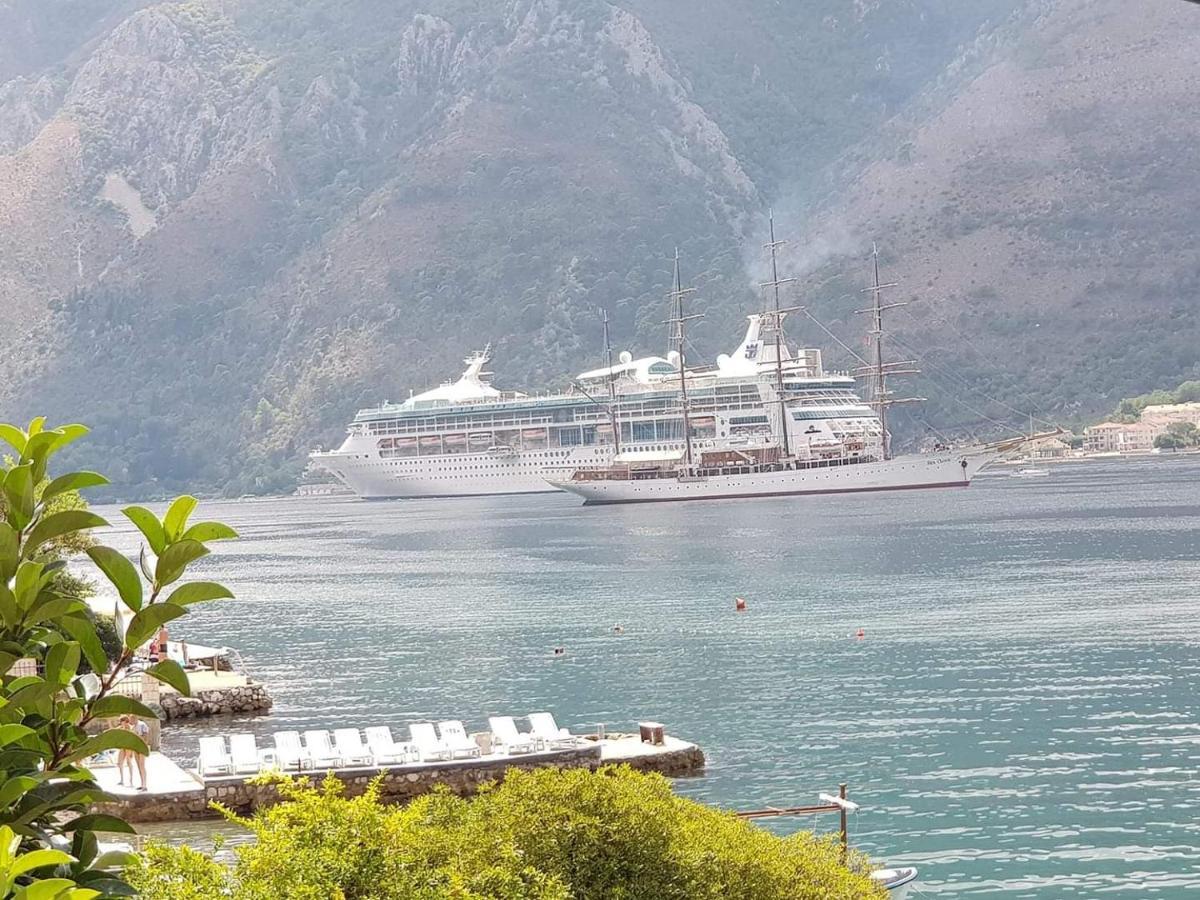 Montenegro Apartments - Private Beach Котор Екстер'єр фото