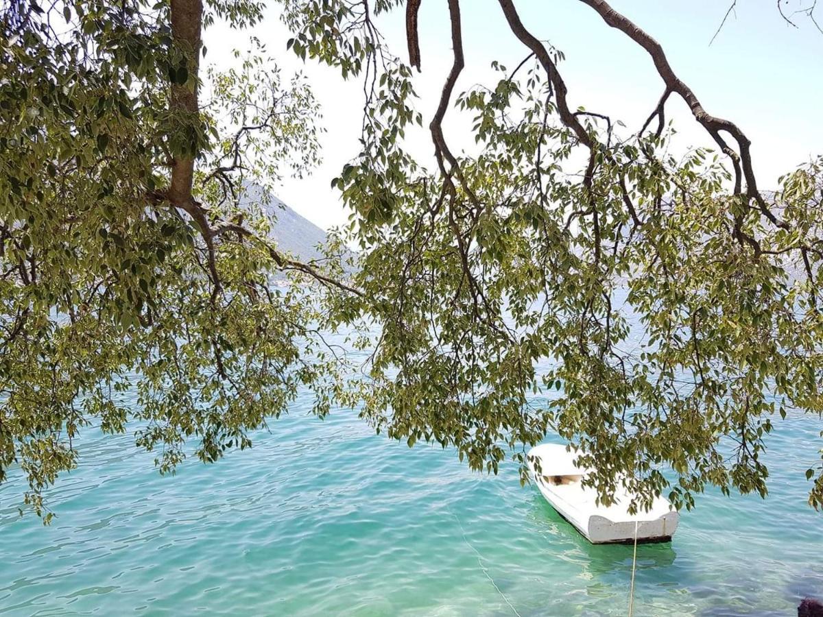 Montenegro Apartments - Private Beach Котор Екстер'єр фото