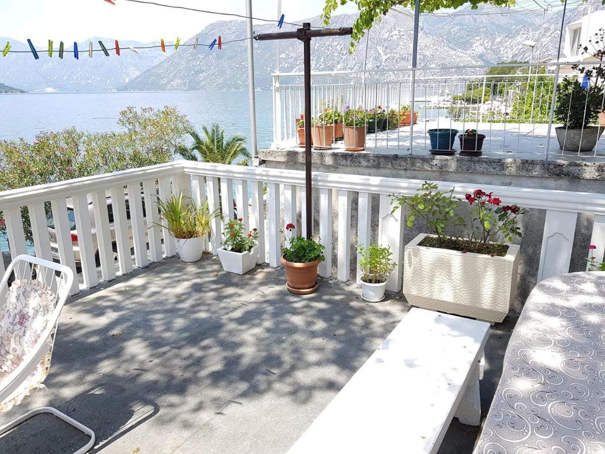 Montenegro Apartments - Private Beach Котор Екстер'єр фото