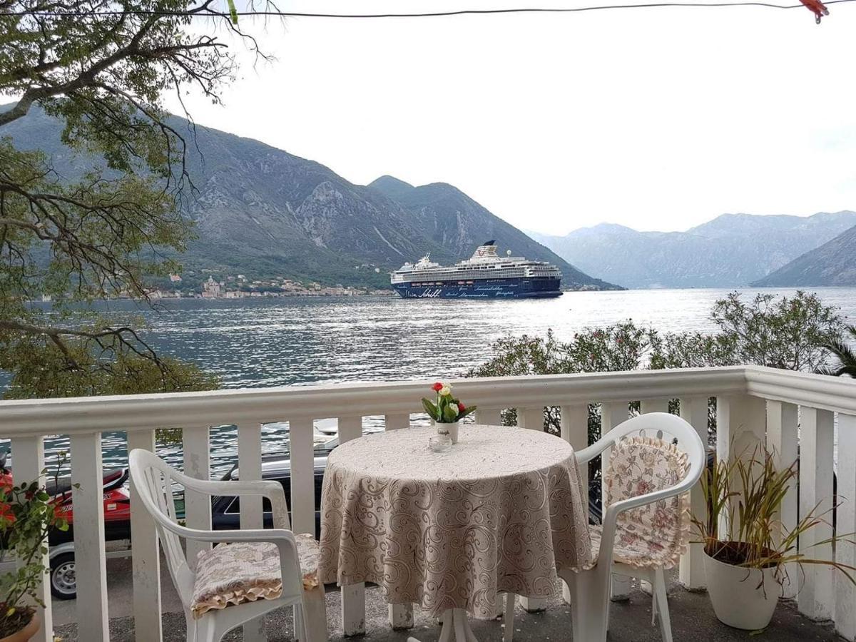 Montenegro Apartments - Private Beach Котор Екстер'єр фото