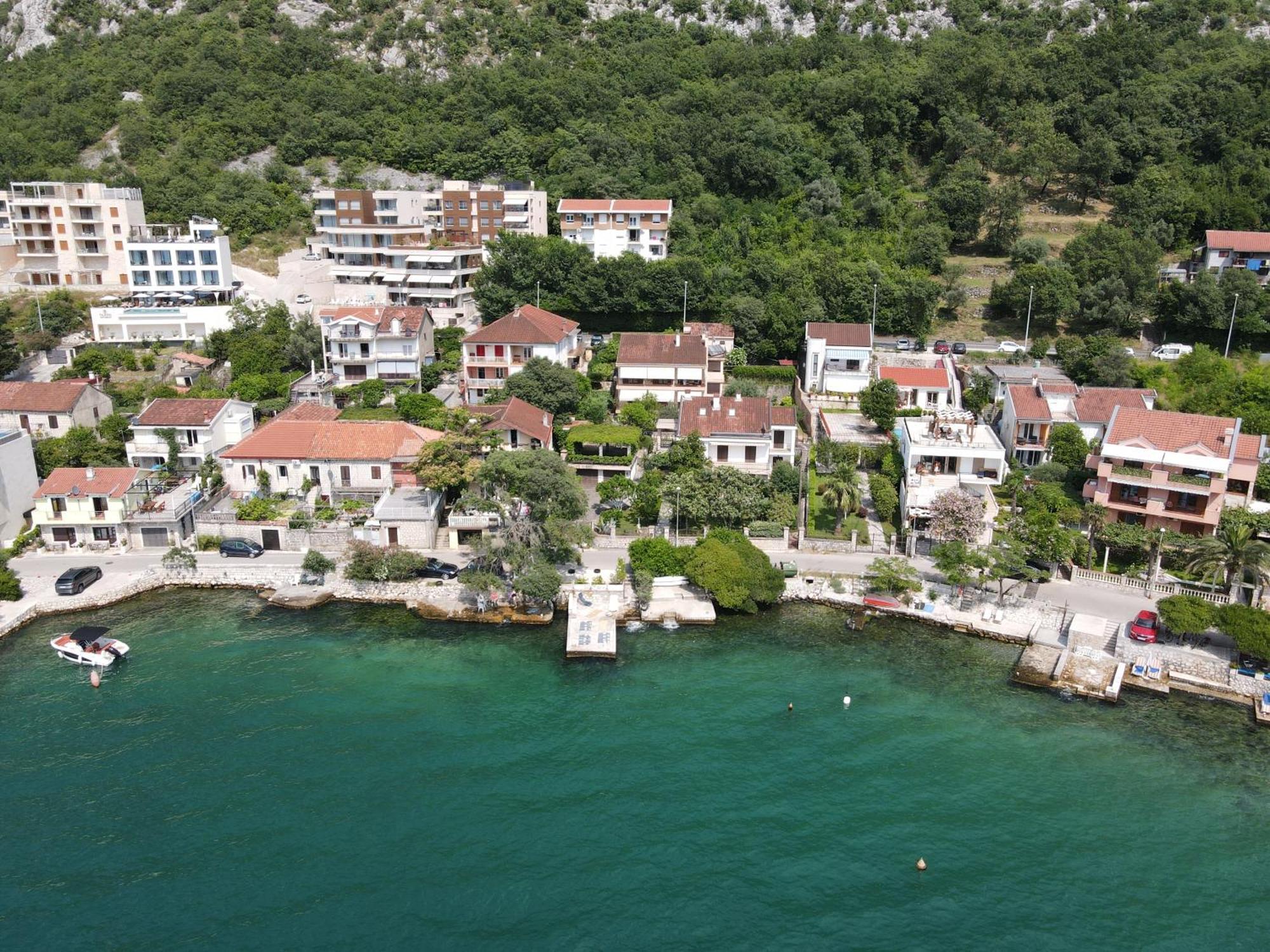 Montenegro Apartments - Private Beach Котор Екстер'єр фото